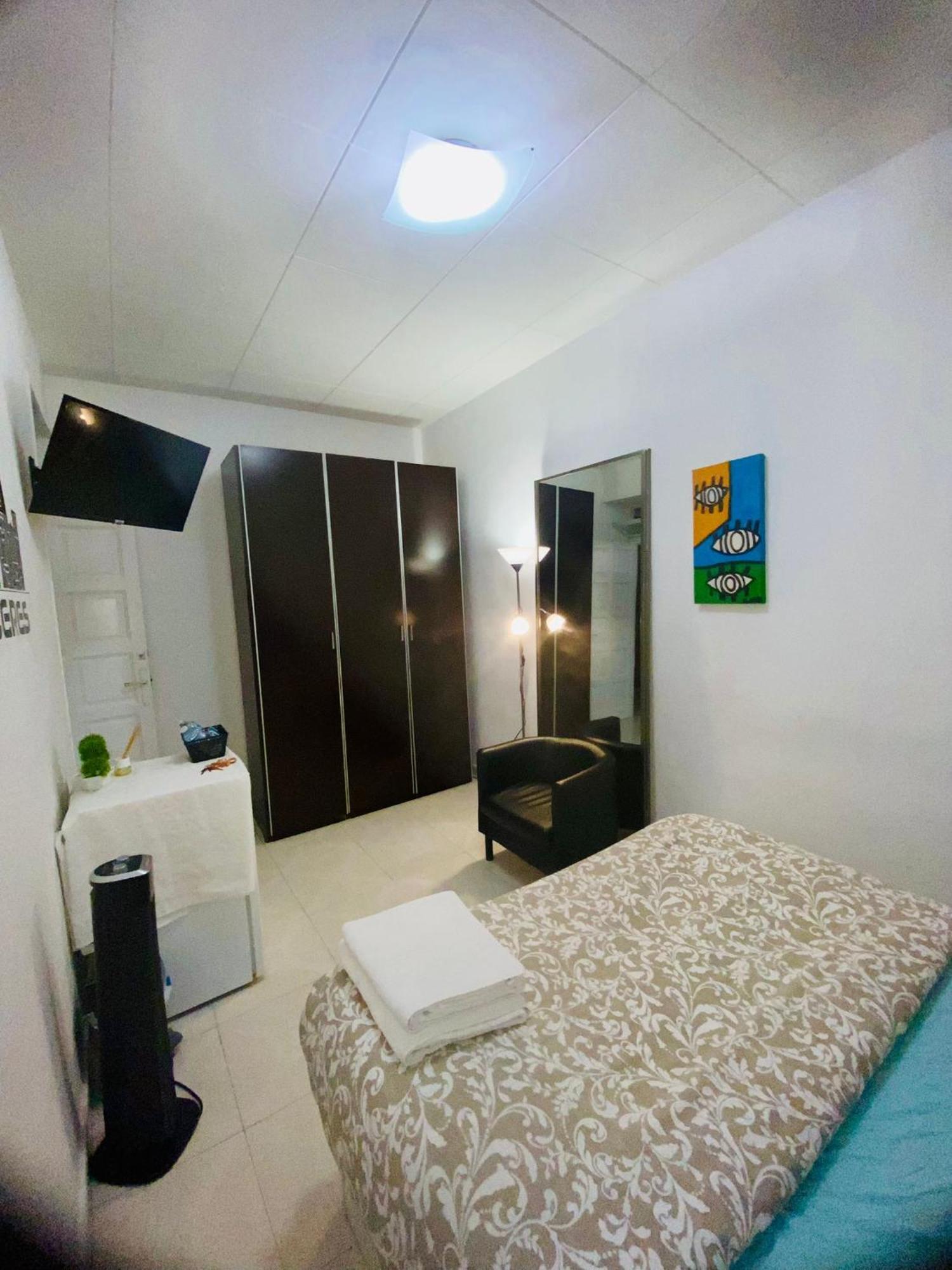 Habitacion En Centro De Barcelona Hotel Eksteriør billede